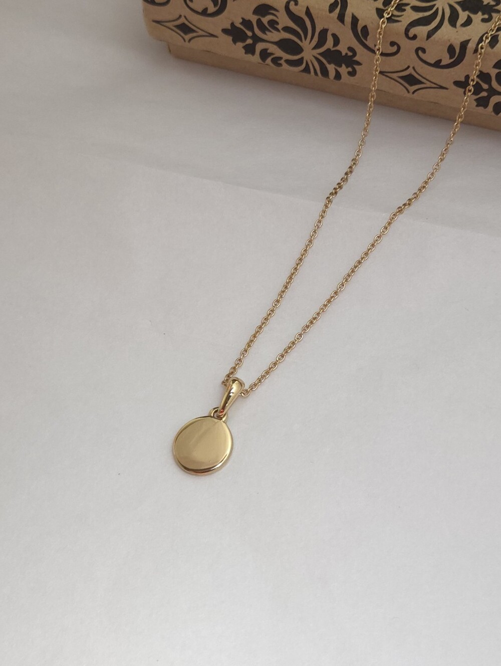 Gold Plated Round Charm Pendant Necklace Monogramable Pendant Necklace - Picture 10 of 15